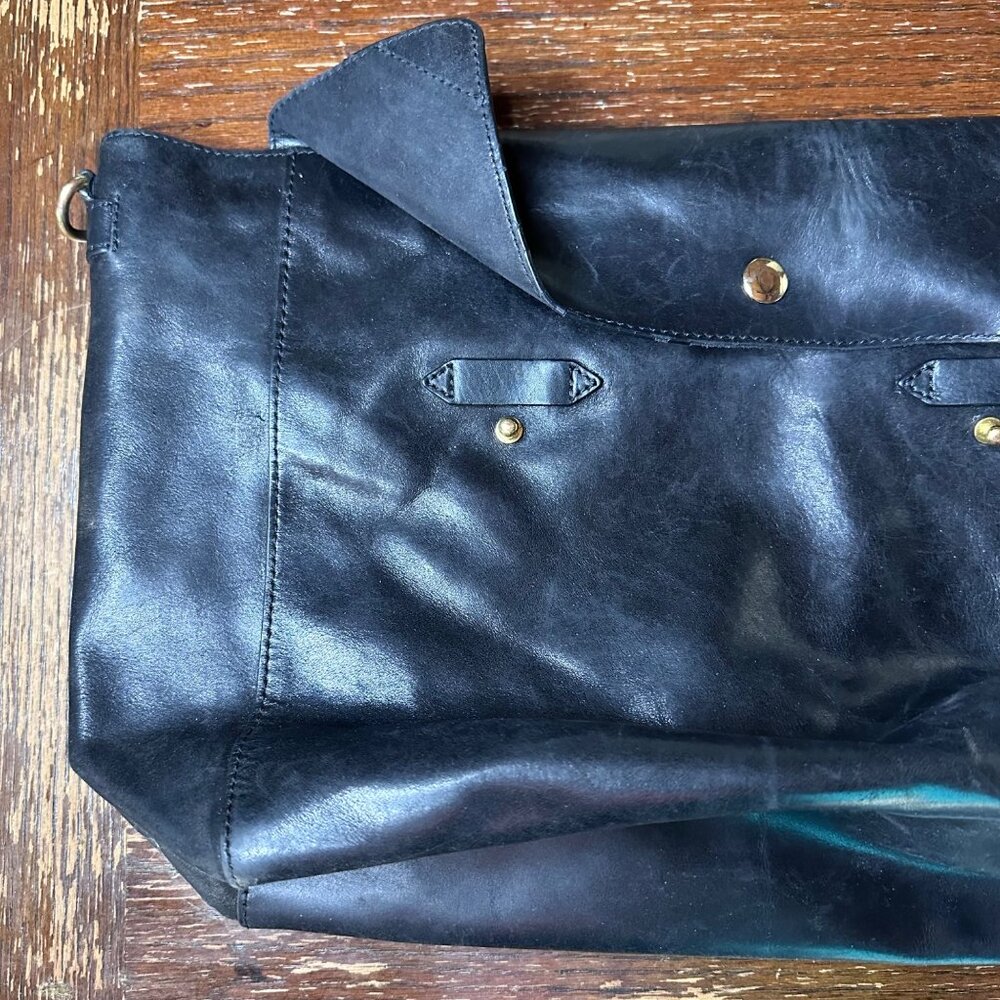 BeCa Black Leather Shoulder Purse With Magnetic Snap Closure & Purple Lining - Picture 7 of 15